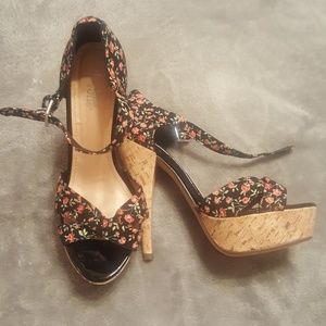 Floral platforms heels